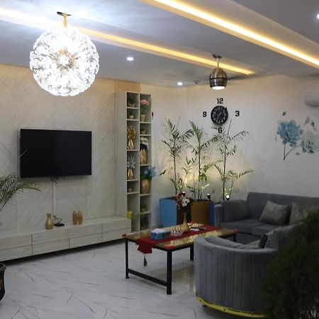 Luxury Manzil Apartment Lahore Esterno foto