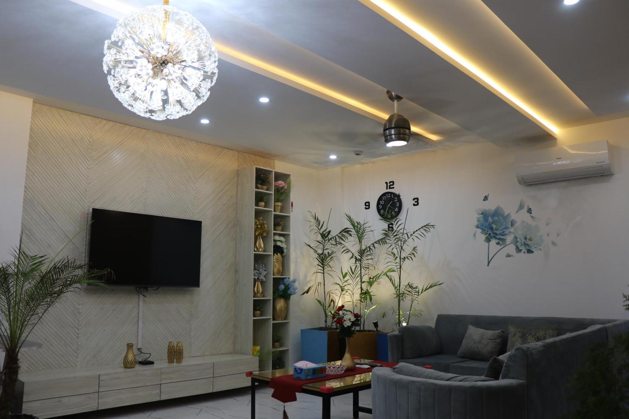 Luxury Manzil Apartment Lahore Esterno foto