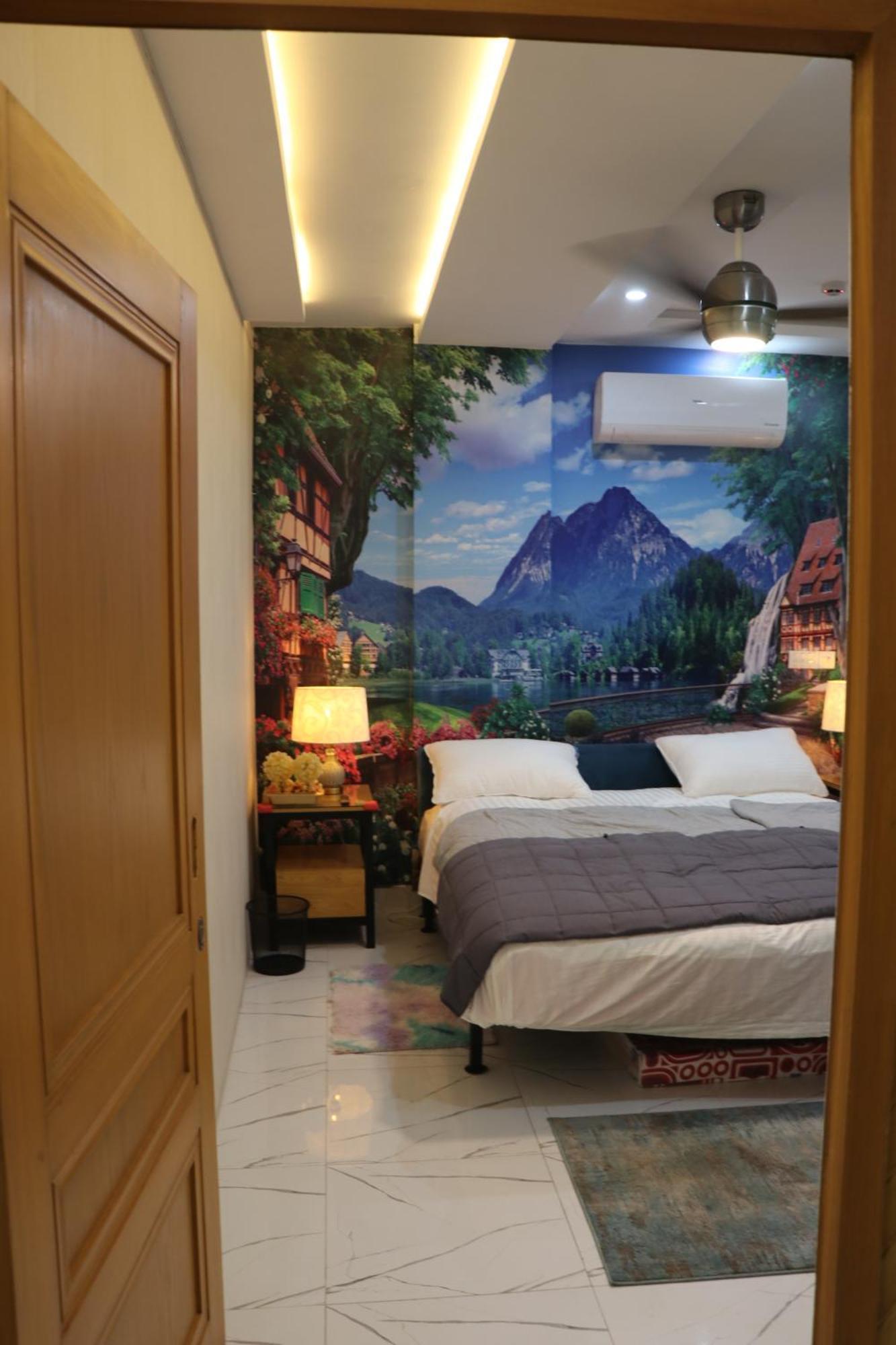 Luxury Manzil Apartment Lahore Esterno foto